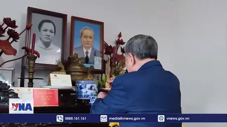 Tổng Bí thư Tô Lâm dâng hương tưởng niệm Thủ tướng Phạm Văn Đồng