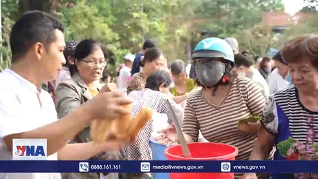 Độc đáo Phiên chợ sử dụng lá cây thay cho tiền ở Tây Ninh