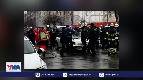 Ô tô lao vào đám đông tại Đức