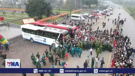 Thanh niên Hà Tĩnh hăng hái lên đường nhập ngũ