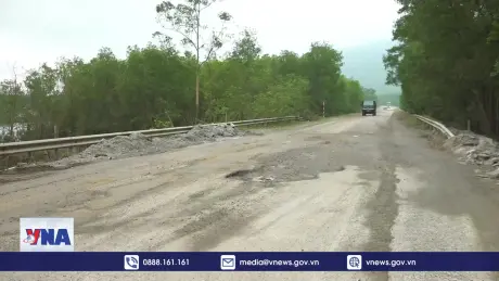 Tuyến đường ven biển Hà Tĩnh xuống cấp nghiêm trọng