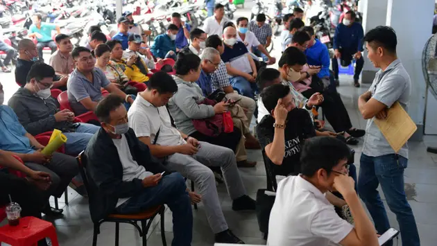 Vì sao không nên đổ xô đi đổi giấy phép lái xe lúc này?