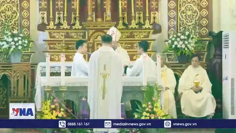 Kiều bào gương mẫu tham gia sinh hoạt tôn giáo tại Việt Nam