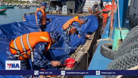 Phát hiện tàu vận chuyển hơn 10 tấn đường cát