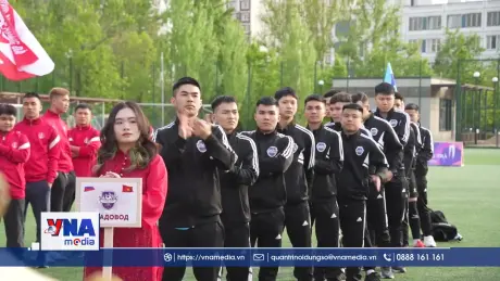 Trái bóng tròn gắn kết trái tim người Việt xa xứ