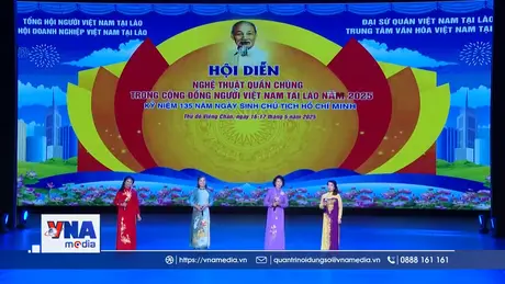 Đêm nghệ thuật tại Lào chào mừng 135 năm Ngày sinh Chủ tịch Hồ Chí Minh