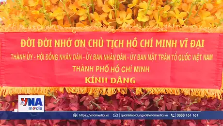 Lãnh đạo TP.HCM dâng hương Chủ tịch Hồ Chí Minh