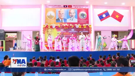 Biểu diễn nghệ thuật kỷ niệm 135 năm ngày sinh Chủ tịch Hồ Chí Minh