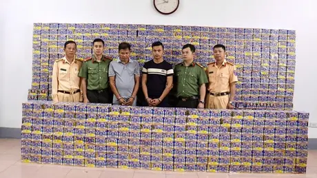 Bắt giữ hai đối tượng buôn lậu pháo từ nước ngoài vào Việt Nam, thu giữ 1,5 tấn pháo