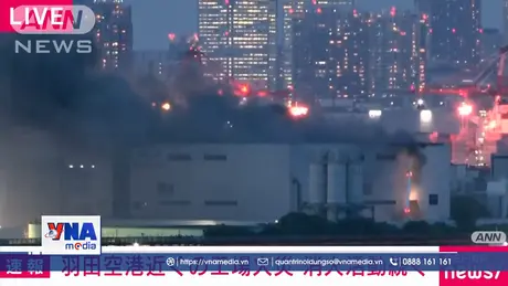 Cháy gần sân bay sầm uất nhất Nhật Bản