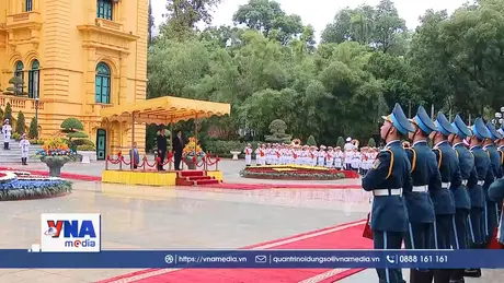 Lễ đón Tổng thống Pháp Emmanuel Macron và Phu nhân