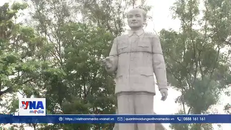 Dâng hương tưởng niệm đồng chí Hoàng Quốc Việt