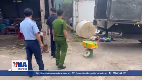 Thu giữ hơn 25 tấn thực phẩm đông lạnh không rõ nguồn gốc