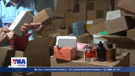 Phát hiện hàng nghìn chai nước hoa giả mạo nhãn hiệu