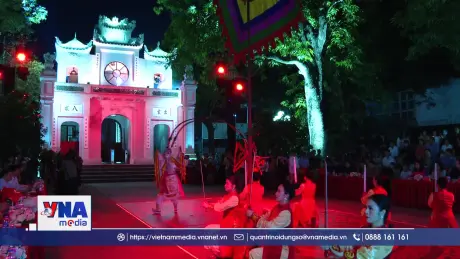 Độc đáo tour du lịch Hà Nội đêm “Tiếng chuông Trấn Vũ”