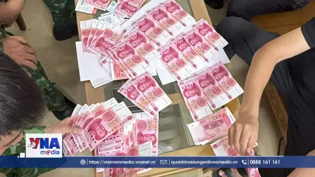 Bắt nhóm người vận chuyển số lượng lớn ngoại tệ qua biên giới
