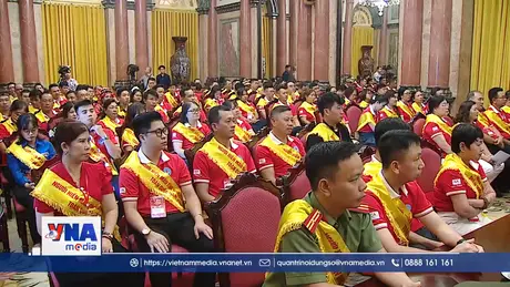 Phó Chủ tịch nước gặp mặt 100 người hiến máu tình nguyện tiêu biểu