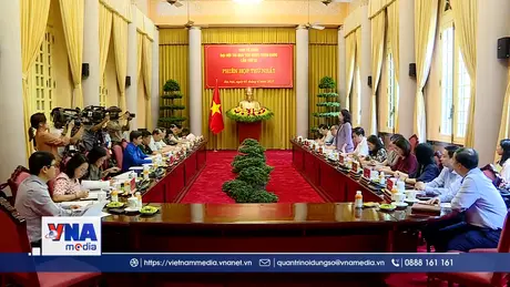 Ban Tổ chức Đại hội Thi đua yêu nước họp Phiên thứ nhất