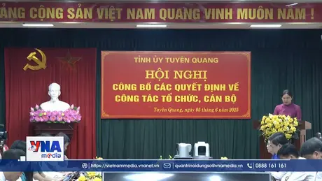 Cán bộ tỉnh, huyện về cấp xã được giữ nguyên lương 6 tháng