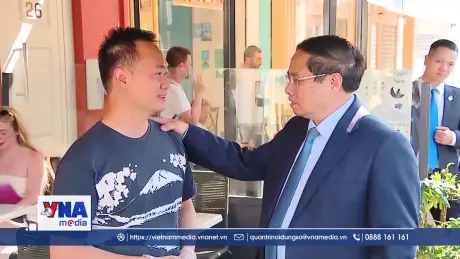 Thủ tướng Phạm Minh Chính thăm gia đình người Việt tại Pháp