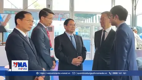 Thủ tướng Phạm Minh Chính gặp Phó Chủ tịch Trung Quốc