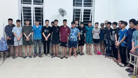 Bắt 28 đối tượng đem theo hung khí đuổi đánh nhau tại thành phố Vinh