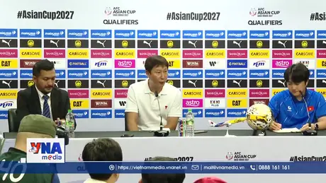 Asian Cup 2027: HLV Kim Sang Sik xin lỗi người hâm mộ Việt Nam