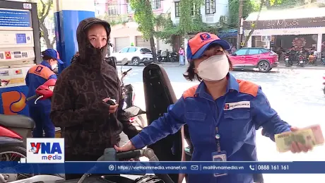 Giá xăng dầu tăng mạnh phiên thứ 3 liên tiếp