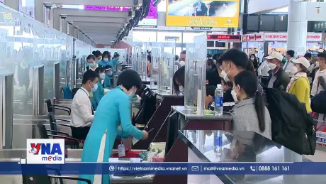 Hàng loạt chuyến bay bị hủy do ảnh hưởng của cơn bão số 1