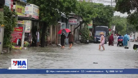 Lũ dâng cao gây ngập lụt nhiều nơi ở thành phố Huế