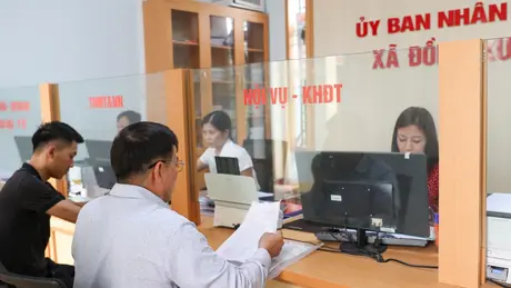 Sau sáp nhập, UBND cấp xã chính thức có các phòng chuyên môn nào?
