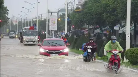 Thời tiết ngày 17/6: Bắc Bộ, Tây Nguyên, Nam Bộ mưa dông, Trung Bộ nắng nóng diện rộng