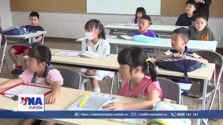 Tôn vinh tiếng Việt: Giữ cội nguồn cho thế hệ mai sau 