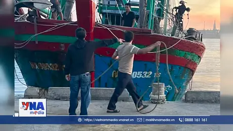 Xuyên đêm cấp cứu ngư dân bị tai nạn trên biển