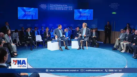 Thủ tướng đối thoại chính sách tại WEF Thiên Tân
