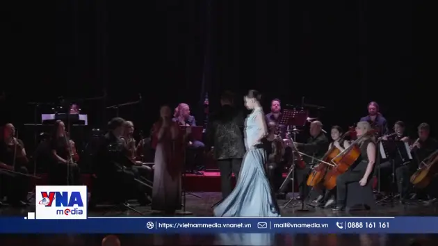 Âm nhạc cổ điển giao hòa cùng thời trang
