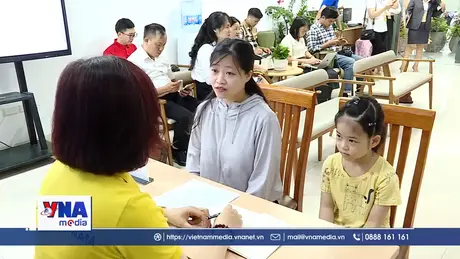 Ngày làm việc đầu tiên của chính quyền 2 cấp: Dịch vụ công được ưu tiên