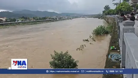 Lào Cai xuất hiện lũ lớn đầu nguồn sông Hồng