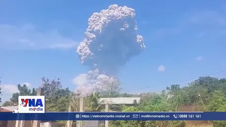 Núi lửa Lewotobi Laki Laki ở Indonesia phun trào trở lại