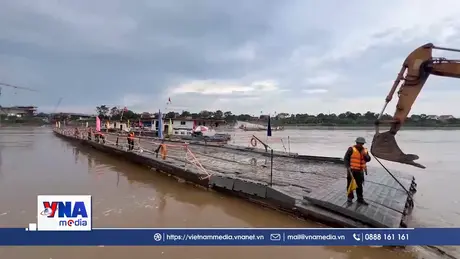 Cắt cầu phao Phong Châu để đảm bảo an toàn cho người dân