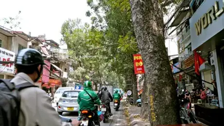 Thủ tướng yêu cầu Hà Nội cấm xe máy chạy xăng vào khu vực Vành đai 1 từ tháng 7/2026