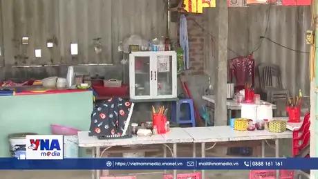 Hai người tử vong sau khi ăn tiết canh lợn