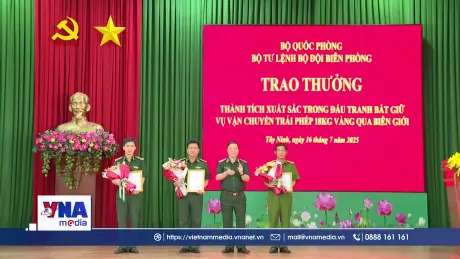 Khen thưởng lực lượng phá vụ vận chuyển 18kg vàng qua biên giới