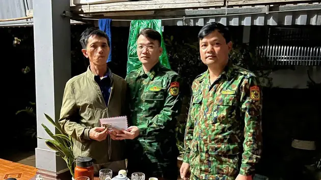 Nghệ An: Bốn ngư dân may mắn sống sót khi gặp nạn trên biển