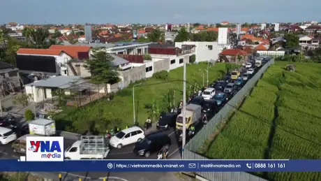 Du lịch “bóp nghẹt” Bali