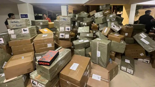 Triệt phá đường dây kinh doanh thuốc lá điện tử lớn nhất từ trước đến nay