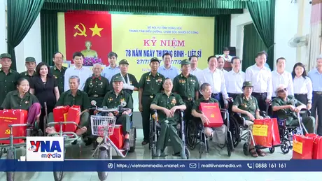 Trưởng Ban Nội chính Trung ương thăm, tặng quà người có công tại Hưng Yên