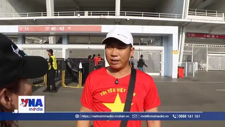 Người hâm mộ Việt Nam đợi tin chiến thắng trận bán kết U23 Đông Nam Á