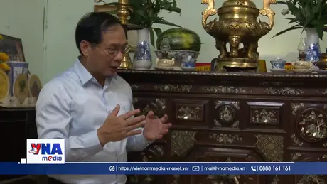 Phó Thủ tướng Bùi Thanh Sơn tặng quà gia đình người có công tại Huế