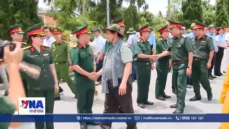 Thủ tướng tri ân các lãnh đạo tiền bối và người có công